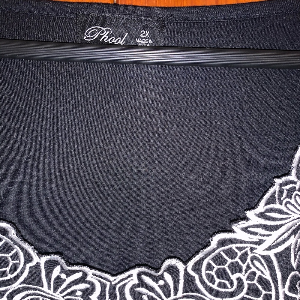 Phool Embroidered Tunic Top - Picture 3 of 5